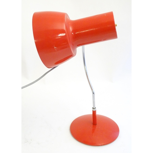 2263 - A 20thC retro desk light. Approx 19