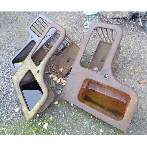 1114 - Equestrian : Three cast iron combination stable hayrick drinkers, with tethers and mounting brackets... 