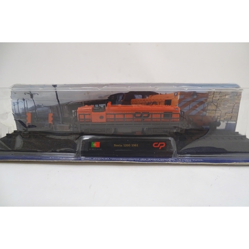 1310 - Toys: N gauge AmerCom collection model trains, comprising CP Seria 1200 1961 (Portugal), Amtrak F40P... 