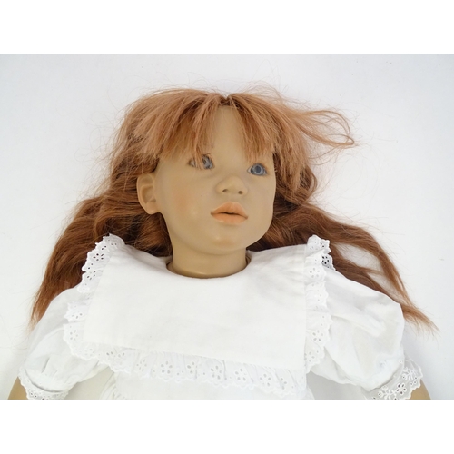 1317 - Toy: a boxed Annette Himstedt Puppen Kinder 1991/92 Liliane doll, with certificate, approximately 26... 