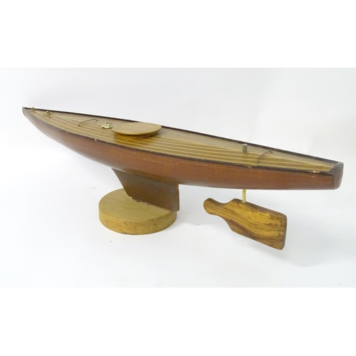 1323 - Toy: an early to mid 20thC model pond yacht / boat , carvel constructed from mahogany planks with bo... 