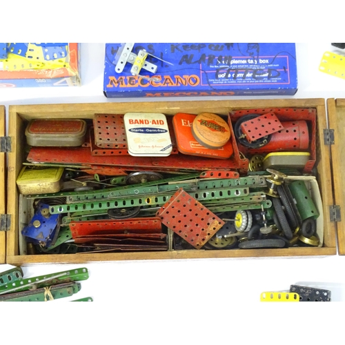 1327 - Toys: a large quantity of Meccano, to include cars, helicopter, various wheels, struts, panels etc. ... 