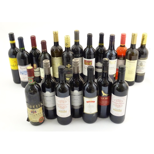 2173 - Twenty bottles of red and white wine, including a Corelli chianti 75cl, a Carlos Minairo Tempranillo... 