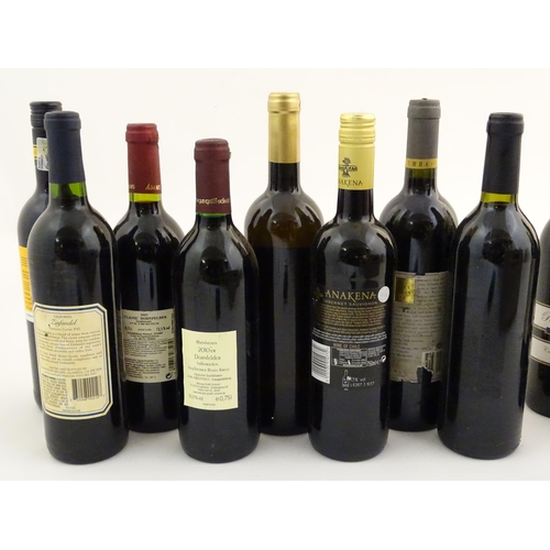 2173 - Twenty bottles of red and white wine, including a Corelli chianti 75cl, a Carlos Minairo Tempranillo... 