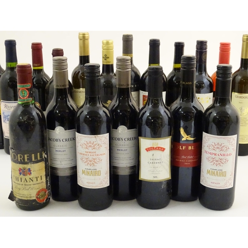 2173 - Twenty bottles of red and white wine, including a Corelli chianti 75cl, a Carlos Minairo Tempranillo... 