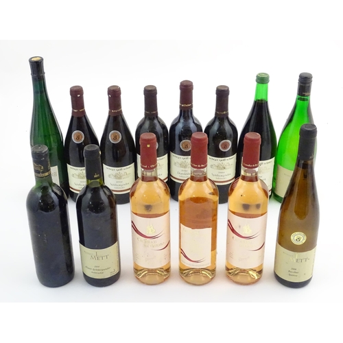 2175 - An assortment of red and white wines, to include a J Mett 2022 Bacchus Lieblich 2002 75cl and a Tren... 