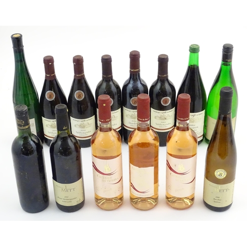 2175 - An assortment of red and white wines, to include a J Mett 2022 Bacchus Lieblich 2002 75cl and a Tren... 