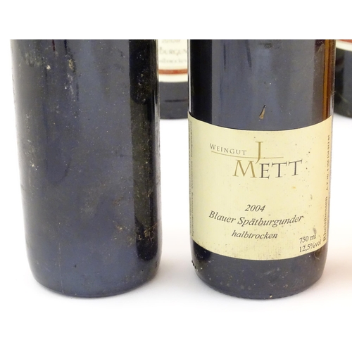 2175 - An assortment of red and white wines, to include a J Mett 2022 Bacchus Lieblich 2002 75cl and a Tren... 