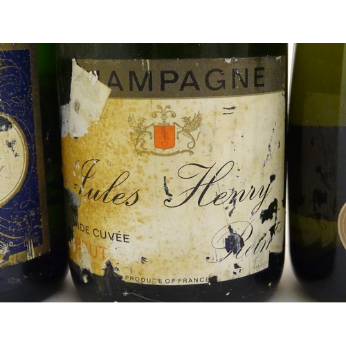 2179 - Nine bottles of Champagne, to include Dubois-Caron 75cl, Mercier 75cl and Cremant de Bourgogne 75cl ... 