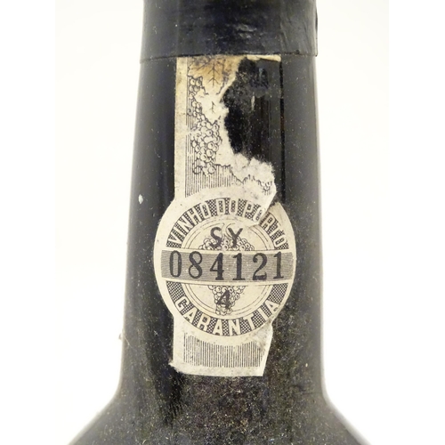 2163 - A bottle of Warre's Vintage Port 1970 Tercentenary (bottled 1972) 750ml