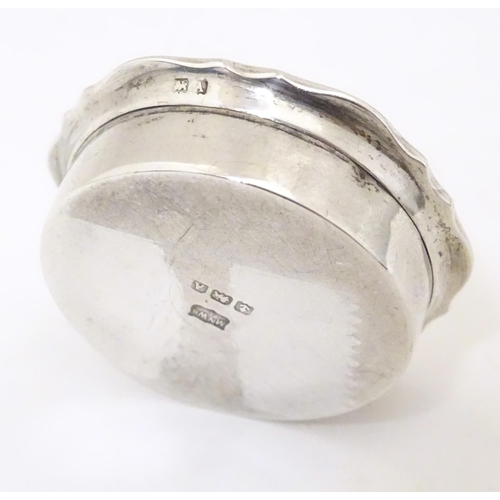 414 - A silver pill box, hallmarked Birmingham 1925 maker Mappin & Webb Ltd. 1 1/2