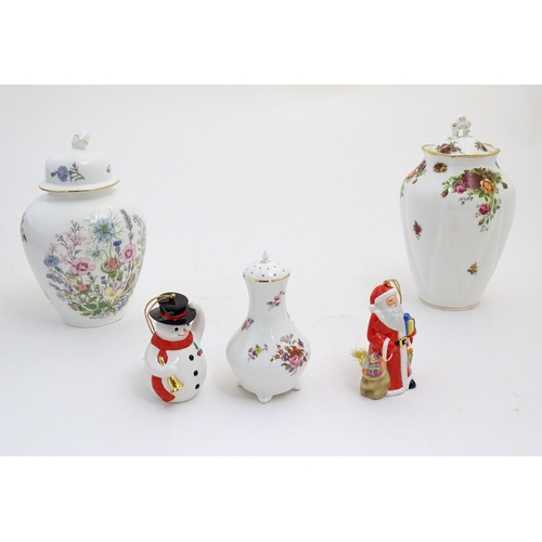 190 - Five assorted items to include an Aynsley ginger jar in the pattern Tudor Rose, two Aynsley Christma... 