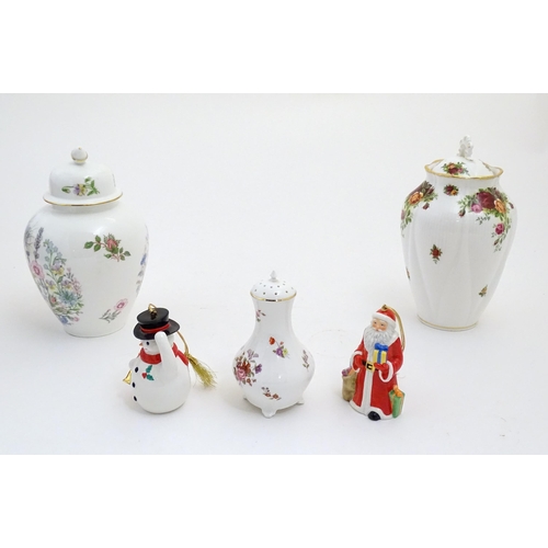 190 - Five assorted items to include an Aynsley ginger jar in the pattern Tudor Rose, two Aynsley Christma... 