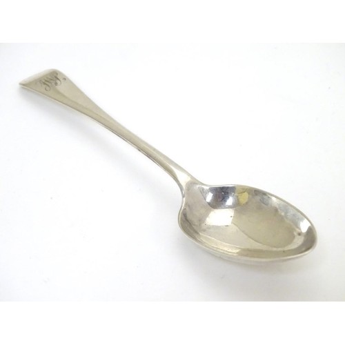 464 - A silver teaspoon hallmarked Sheffield 1904 maker W. S. Savage & Co. with a card box printed with re... 