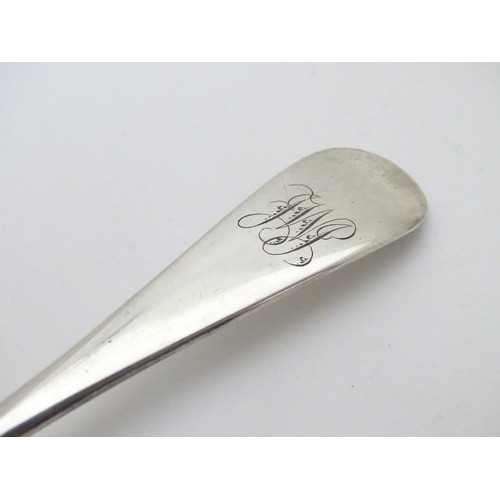 464 - A silver teaspoon hallmarked Sheffield 1904 maker W. S. Savage & Co. with a card box printed with re... 