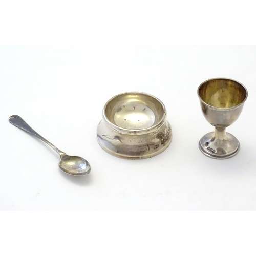 494A - A silver salt hallmarked Birmingham 1937, a silver teaspoon hallmarked 1928 maker A J Bailey and an ... 