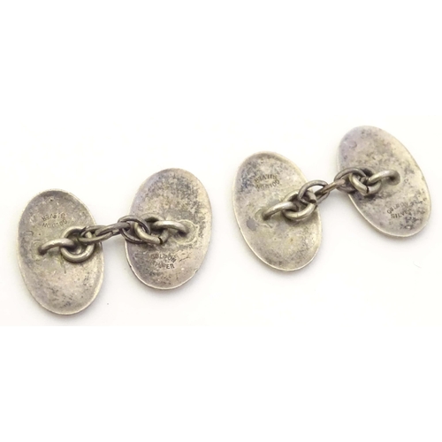 723 - A quantity of assorted cufflinks to include some silver and white metal examples.