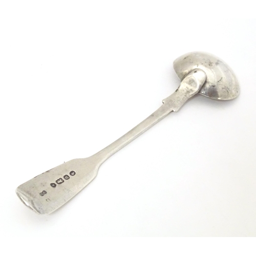 443 - A Victorian silver Fiddle pattern salt spoon, hallmarked London 1848, maker Chawner & Co. (George Ad... 