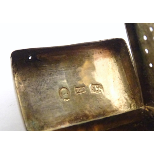 457 - A Geo IV silver vinaigrette opening to reveal a gilded interior and pierced grille, hallmarked Birmi... 