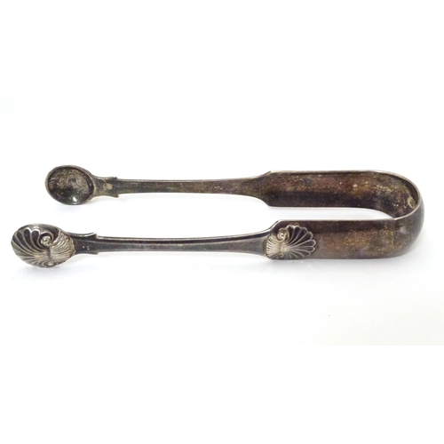 488 - A pair of Scottish Geo IV silver Fiddle and Shell pattern teaspoons hallmarked Edinburgh 1825, maker... 