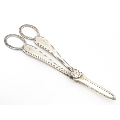 362 - Silver grape shears / scissors hallmarked Sheffield 1906, maker Thomas Bradbury & Sons Ltd . 7 1/4