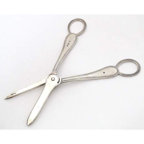 362 - Silver grape shears / scissors hallmarked Sheffield 1906, maker Thomas Bradbury & Sons Ltd . 7 1/4