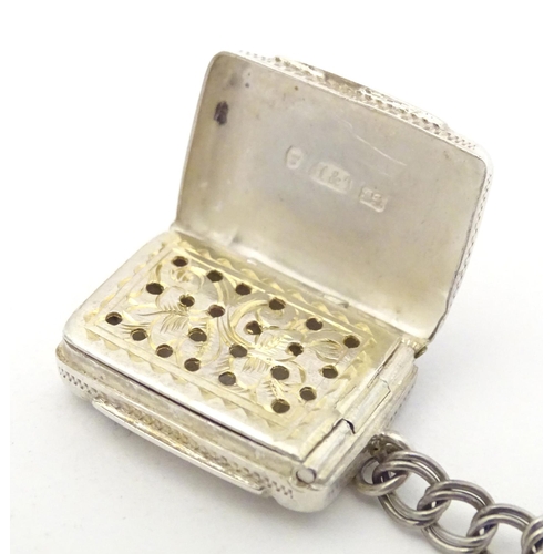 364 - A Victorian silver Vinaigrette hallmarked  Birmingham 1871 maker Hilliard & Thomason.  Approx. 1