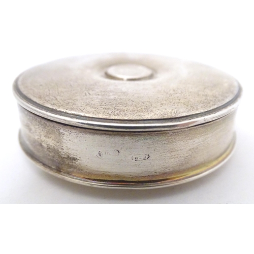 370 - A Continental silver cased tape measure Approx. 2