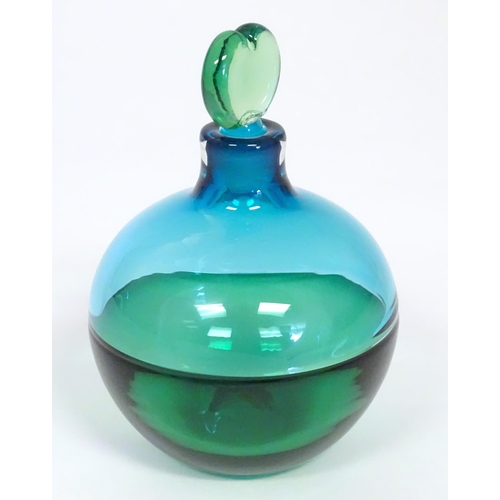 230 - A studio glass scent / perfume bottle in the manner of Mike Hunter. Indistinctly signed under. 5 1/2... 