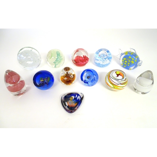 249 - Assorted glass paperweights to include examples by Wedgwood, Caithness, M Andrews etc (12)