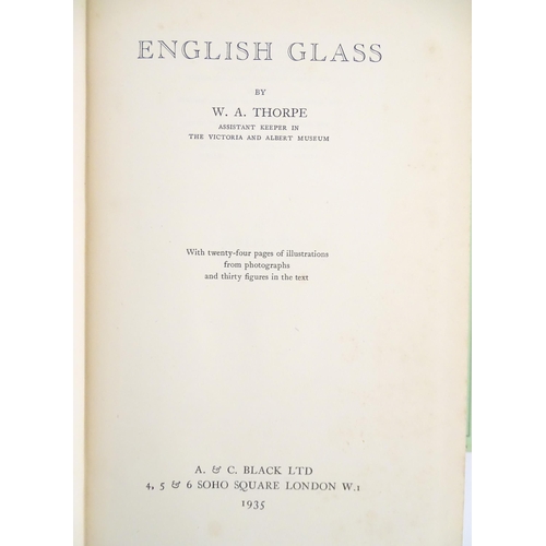 925 - Books: A quantity of glass reference books titles to include Engraved Glass - International Contempo... 