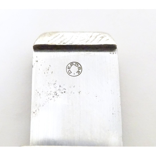 476A - A silver cigar cutter of hexagonal pendant form, hallmarked London 1972, maker Ramsdon and Roed. App... 