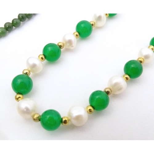 719 - Assorted bead jewellery to include necklaces and bracelets set with various green hardstone and glas... 