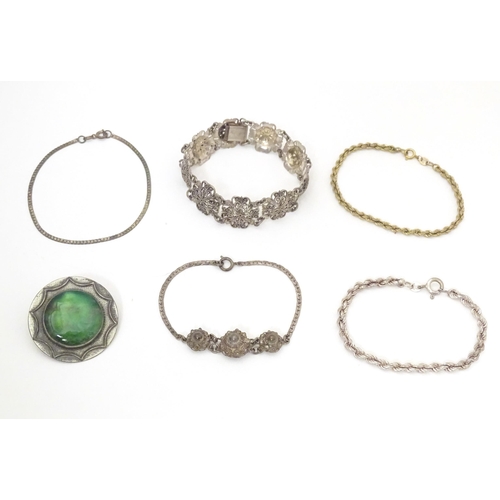 738 - A quantity of assorted silver and white metal jewellery to include a Continental .800 silver bracele... 