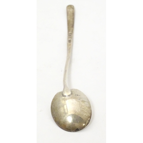 377 - A silver jam / preserve spoon hallmarked Birmingham 1902 maker John Grinsell & Sons.  Approx. 5