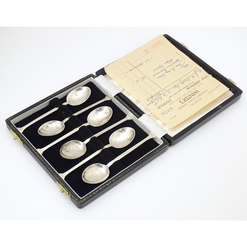 409 - Six silver specimen hallmark teaspoons with seal tops, hallmarked Edinburgh 1968, Sheffield 1968, Bi... 