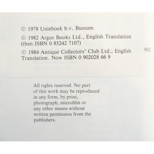 874 - Books: Three books on the subject of antiques comprising Godden's Guide to English Porcelain, by Geo... 