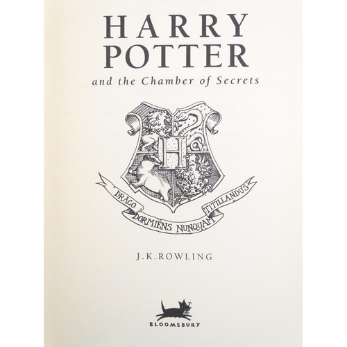 888 - Book: Harry Potter and the Chamber of Secrets, by J. K. Rowling. Deluxe Edition, First Edition. Publ... 