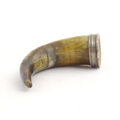 1019 - A 19thC horn powder mull with a silver plated mount. Approx. 5