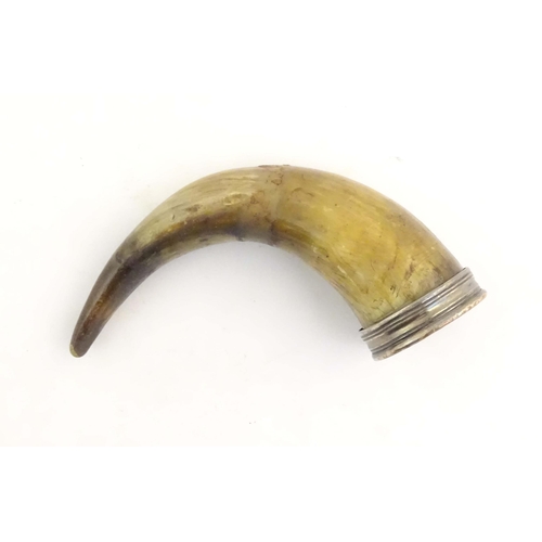 1019 - A 19thC horn powder mull with a silver plated mount. Approx. 5