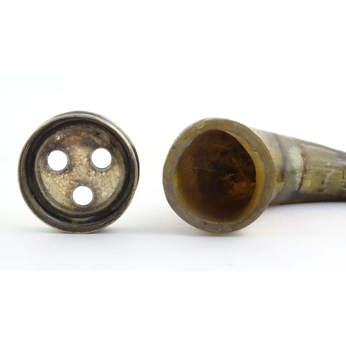 1019 - A 19thC horn powder mull with a silver plated mount. Approx. 5