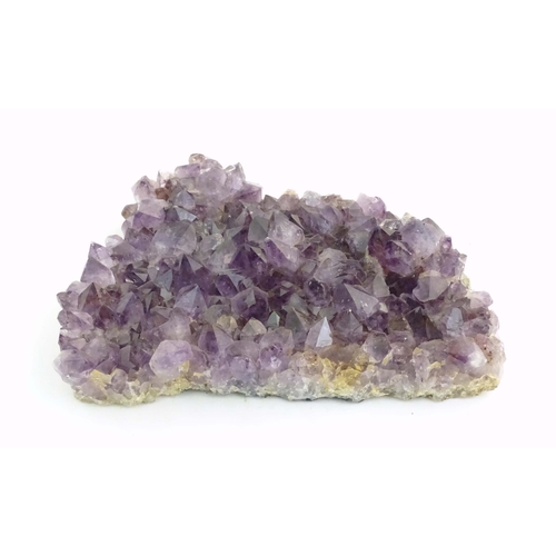 1063 - Natural History / Geology Interest: An amethyst specimen. Approx. 2