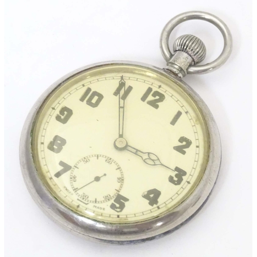 780 - A World War 2 / WW2 / WWII / Second World War Observer's / Navigator's pocket watch, the reverse sta... 