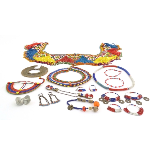 1085 - A quantity of Africa / Maasai beaded jewellery to include necklaces, bracelets, etc.