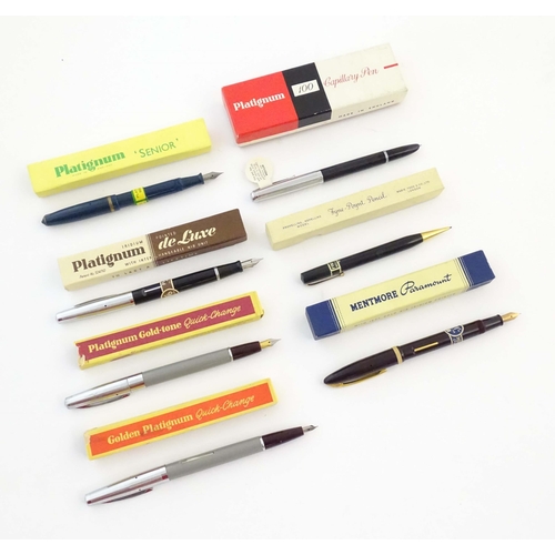 1160 - A quantity of mid 20thC boxed vintage pens, comprising: Platignum 'Senior' , '100 Capillary', 'Gold-... 