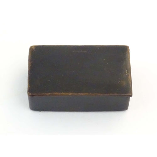 1199 - A 19thC lacquered snuff box with a hinged lid. Approx. 2 1/4