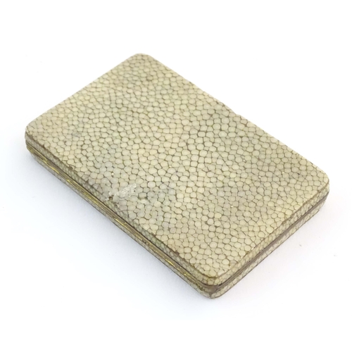 1207 - An early 20thC shagreen cheroot case with gilt interior. Approx. 1/2