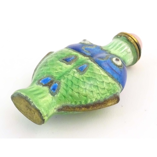 1220 - A 20thC snuff bottle with enamel fish decoration with rose quartz cabochon to lid. Approx. 2 3/4