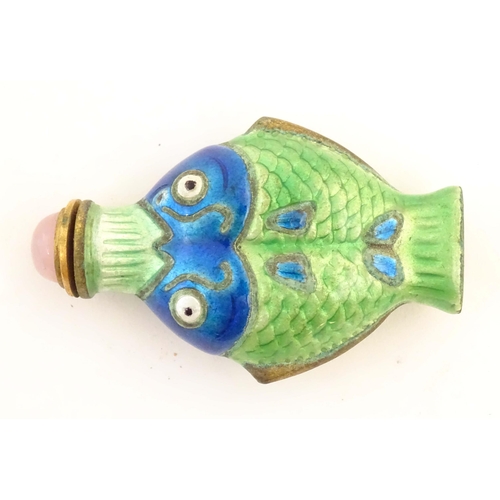 1220 - A 20thC snuff bottle with enamel fish decoration with rose quartz cabochon to lid. Approx. 2 3/4