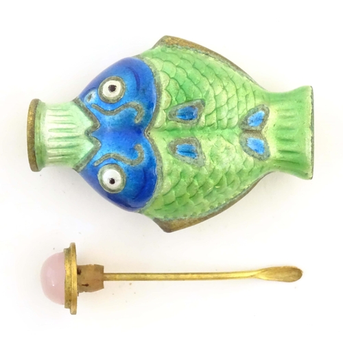 1220 - A 20thC snuff bottle with enamel fish decoration with rose quartz cabochon to lid. Approx. 2 3/4